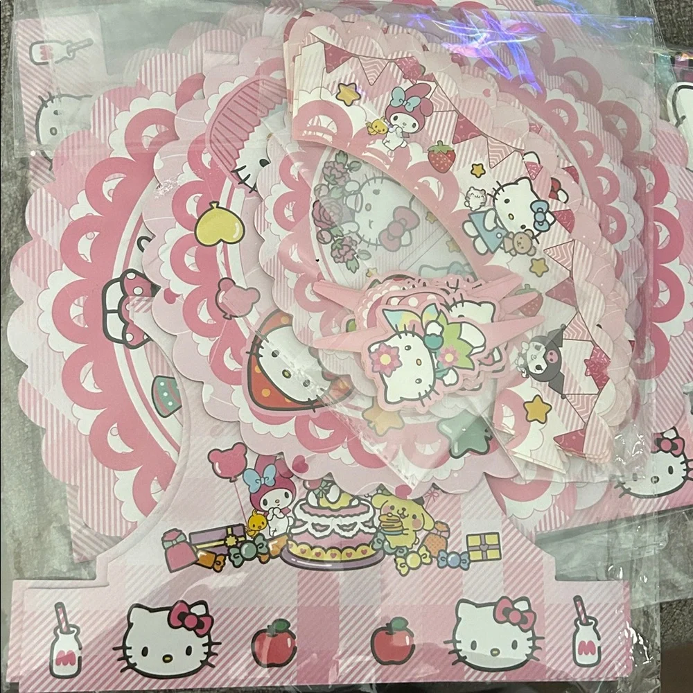 Hello Kitty 10 Inch Round Cake 25 Piece Decoration set
